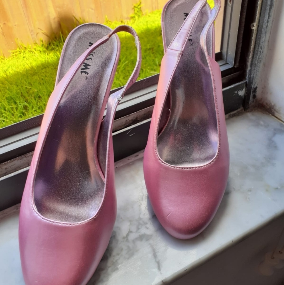 Pink almond toe slingback heels